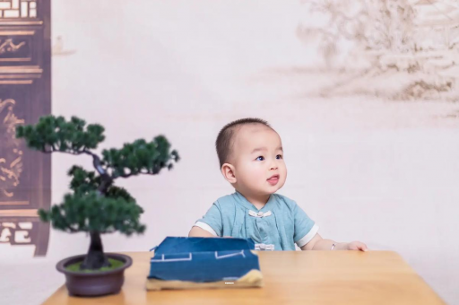 任丘五个月宝宝可以站吗